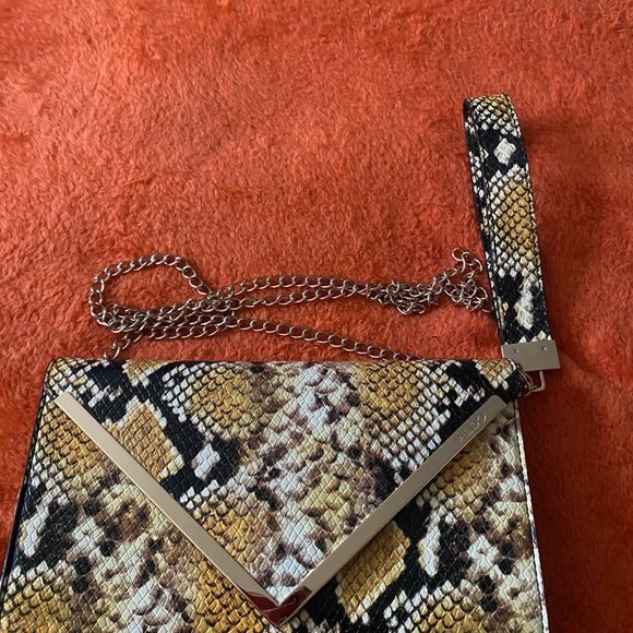 ALDO BLACK, YELLOW AND WHITE BOOTS AND MATCHING POCKETBOOK - Picture 3 of 8